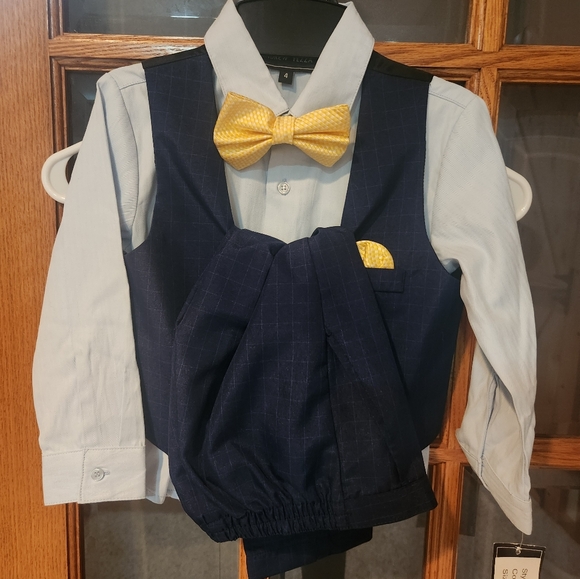 Boys tuxedo - Picture 2 of 8